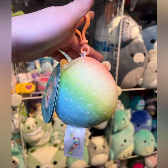 Squishmallows Bowie the Hedgehog w/Watermelon 3.5" Stuffed Plush Backpack Clip - Picture 2 of 3